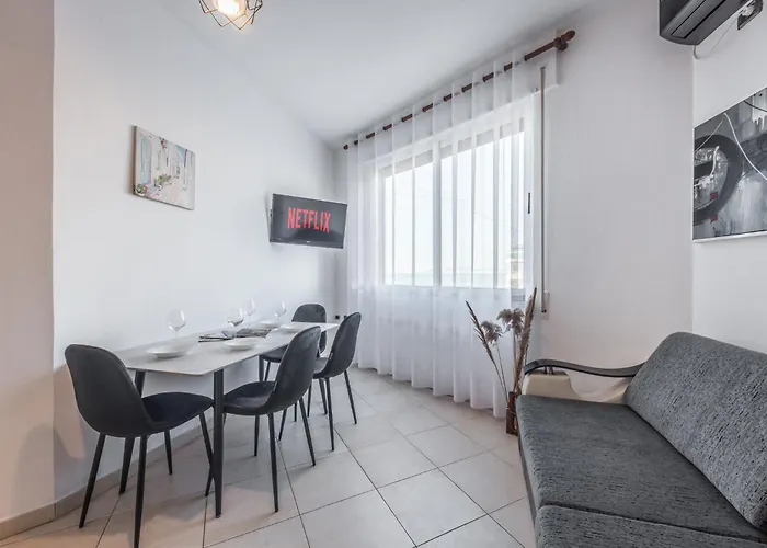 Apartment Coastal Comfort By Premium Selection