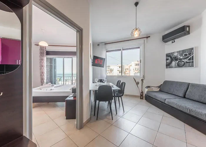 Apartment Coastal Comfort By Premium Selection Durres